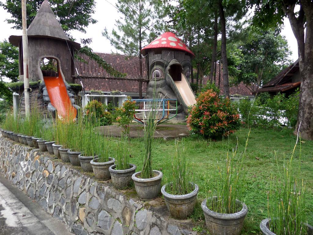 บูกิต ดวน โฮเต็ล แอนด์ รีสอร์ต Hotel เกอดีรี ภายนอก รูปภาพ