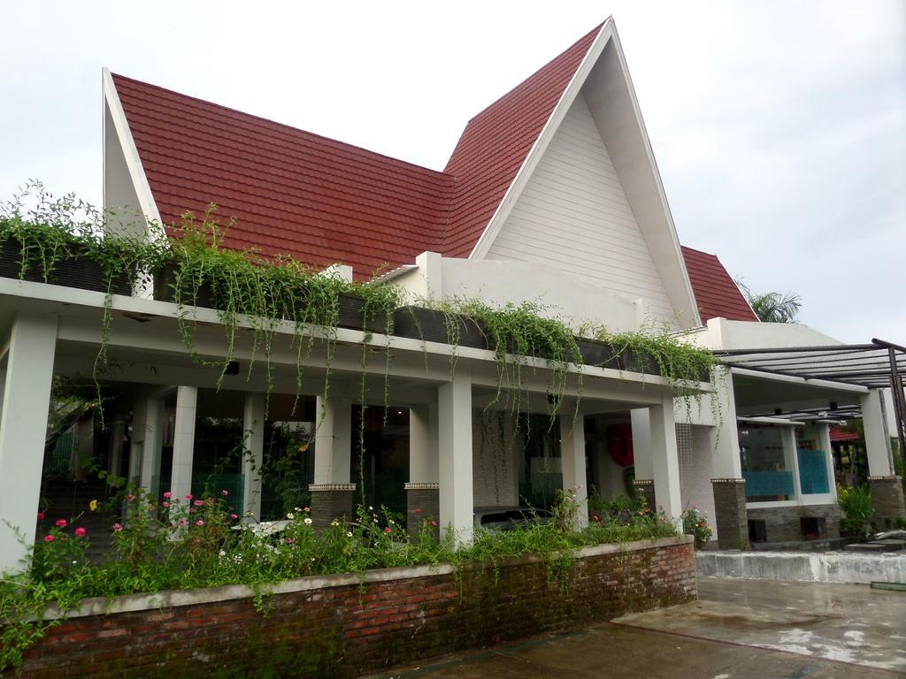 บูกิต ดวน โฮเต็ล แอนด์ รีสอร์ต Hotel เกอดีรี ภายนอก รูปภาพ