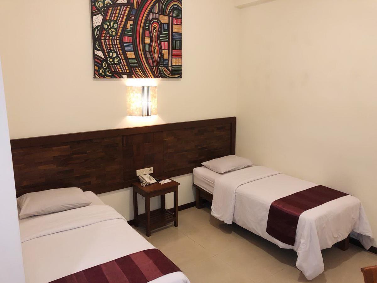 บูกิต ดวน โฮเต็ล แอนด์ รีสอร์ต Hotel เกอดีรี ภายนอก รูปภาพ